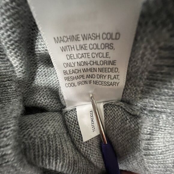 Ophelia Roe Women's Sweater Collar Sz M Cropped  Fine Wool Blend Soft Gray Chick - Picture 9 of 11